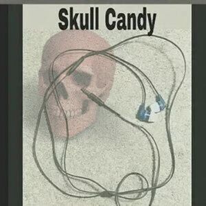 ⚡💀Skull Candy Wired Earbuds w/ Microphone b